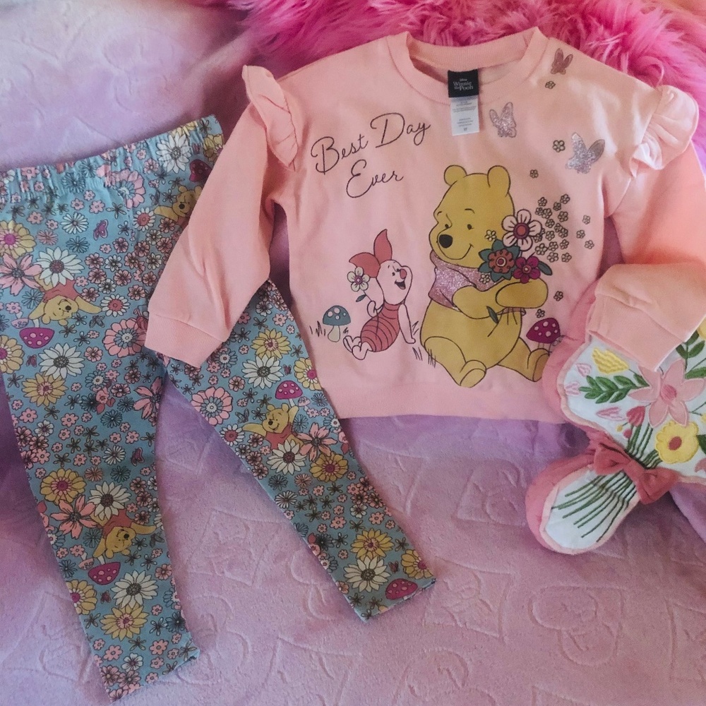Just in NWOT Disney Winnie The Pooh Floral Sweatshirt and Leggings Set